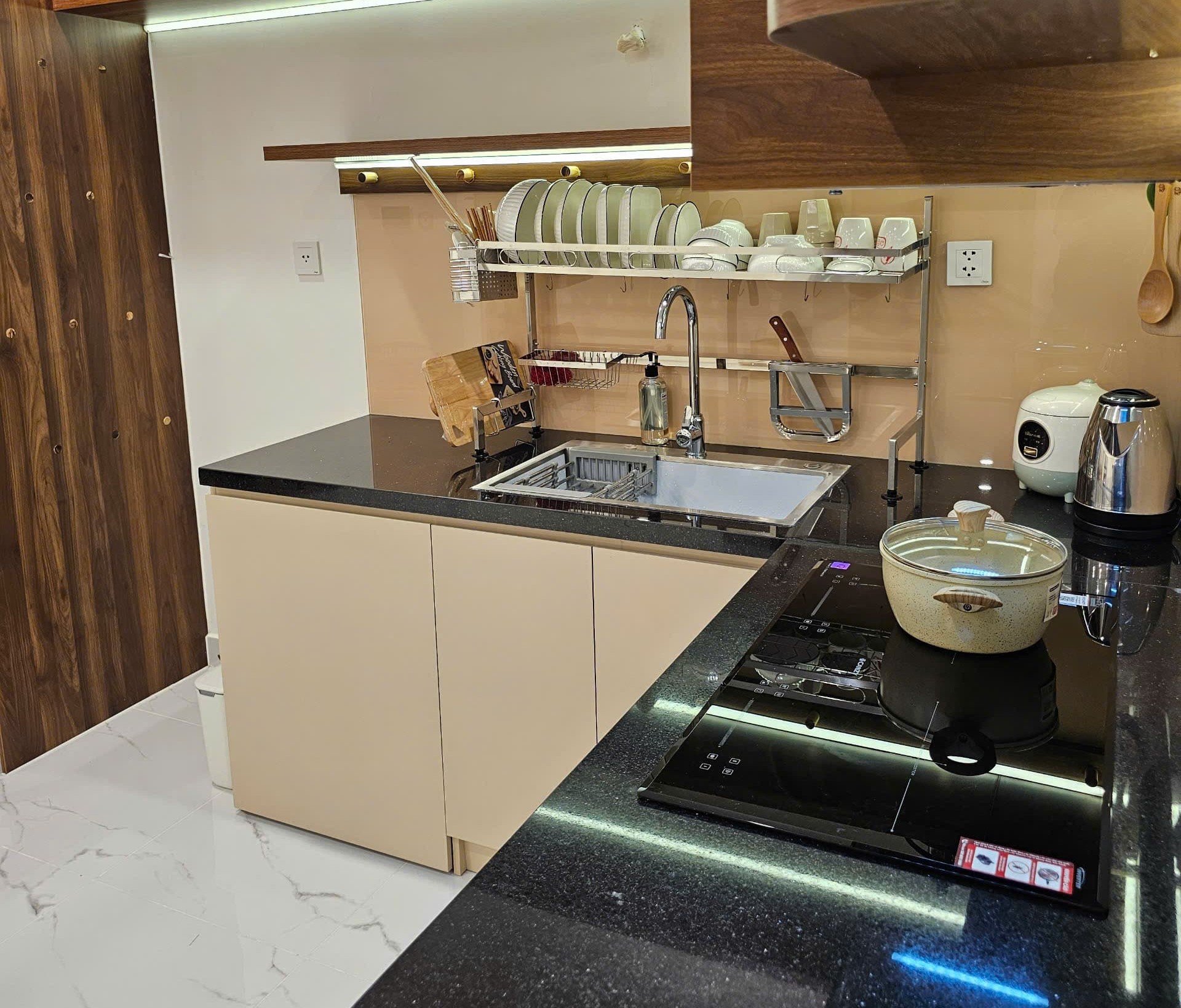 1PN+ full nội thất hướng Tây Bắc The Beverly Solari Vinhomes Grand Park