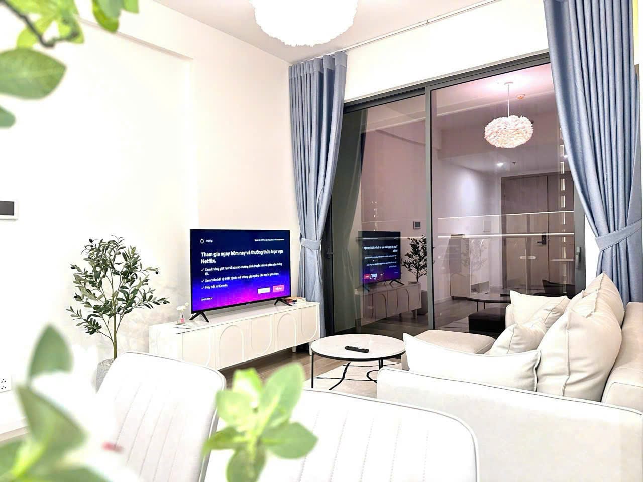 Căn hộ 2PN hướng Đông Bắc tầng 10 Masteri Central Point Masterise Homes